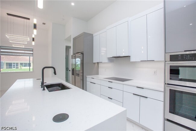 Photo - 407 SE 16th St