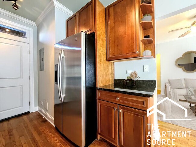 Photo - 736 W Addison St