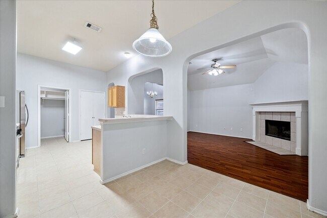 Photo - 4523 Bridgevillage Dr