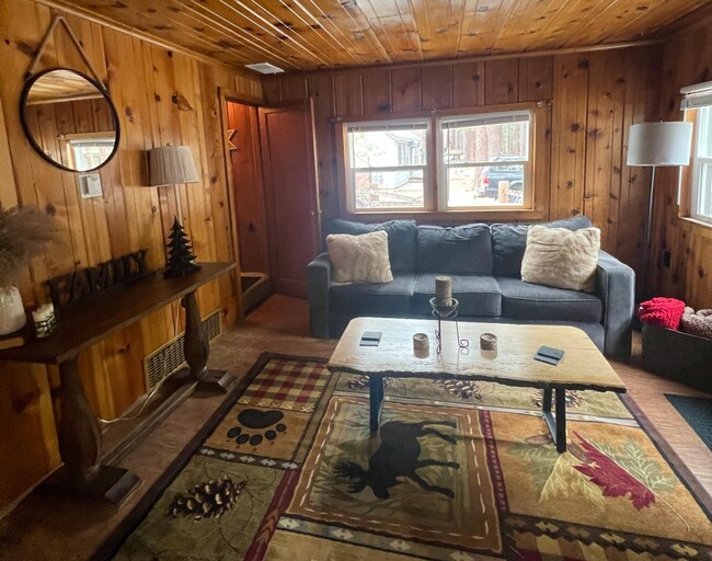 Photo - 3327 Fir Ave