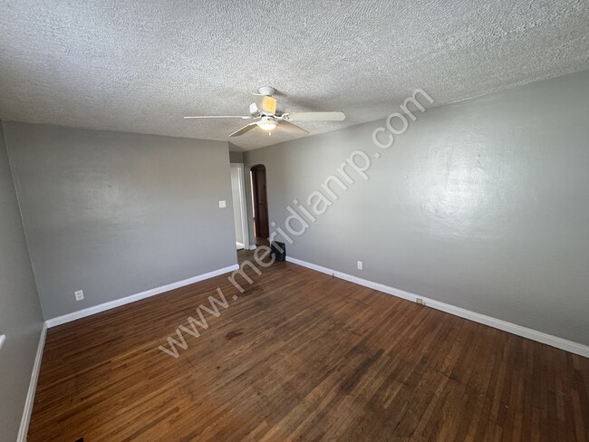 Photo - 2401 Redwood Ave