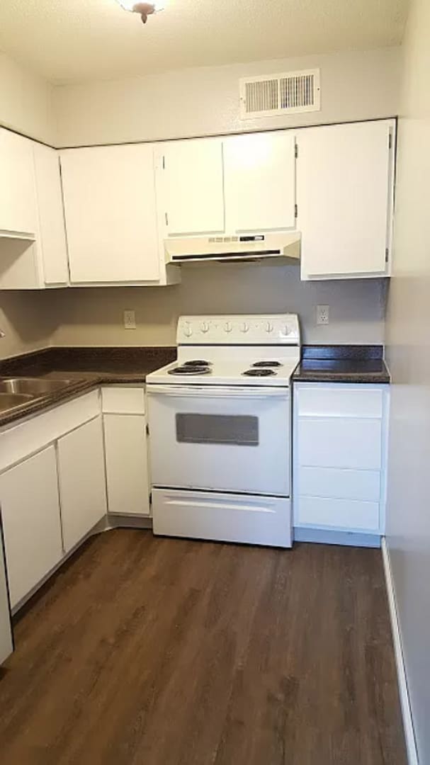 603 21st Ave Pl Coralville, IA 1BR 1bath... Rental House Rental in