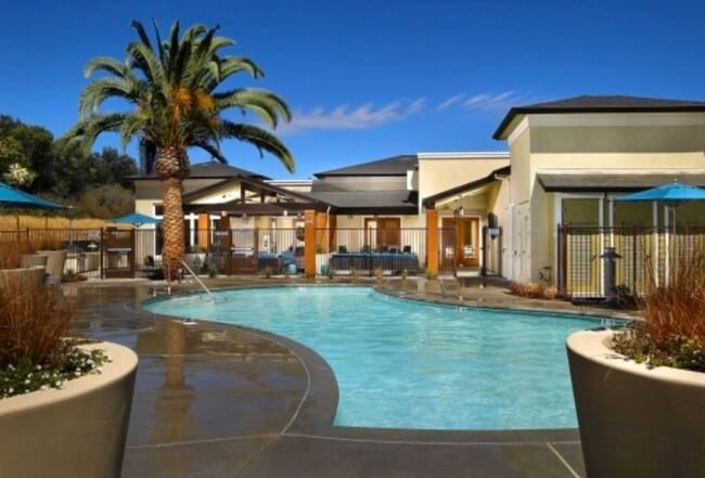 Photo - 680 Fernleaf Dr