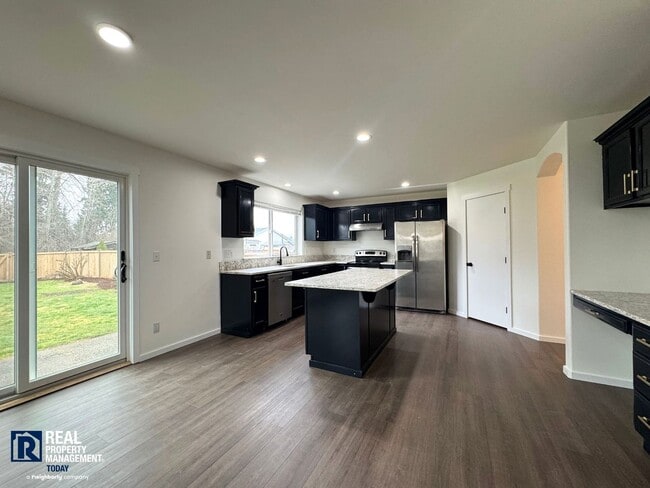 Photo - Spacious 3-Bedroom Home with Vaulted Ceilings, Fenced Yard & 2-Car Garage in Puyallup!!