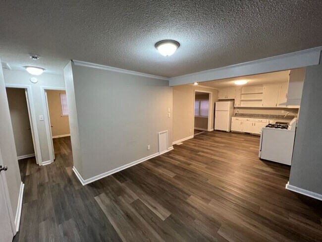 Photo - Freshly Remodeled 3 Bedroom Home Near Down...