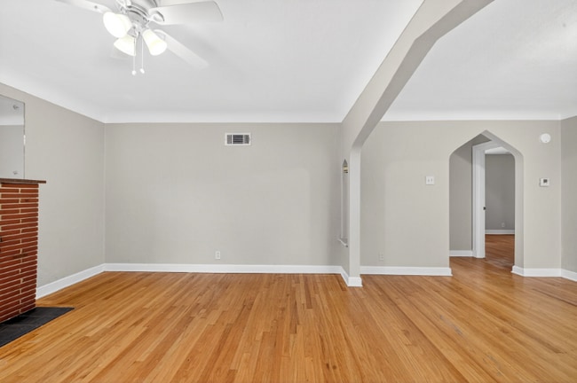 Photo - 3653 Eminence Blvd