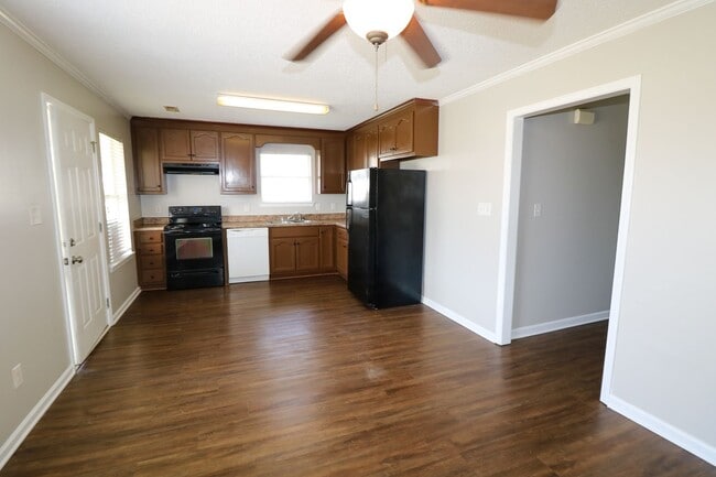 Photo - THIS IS A TRIPLEX GROUND FLOOR UNIT IN LINCOLN