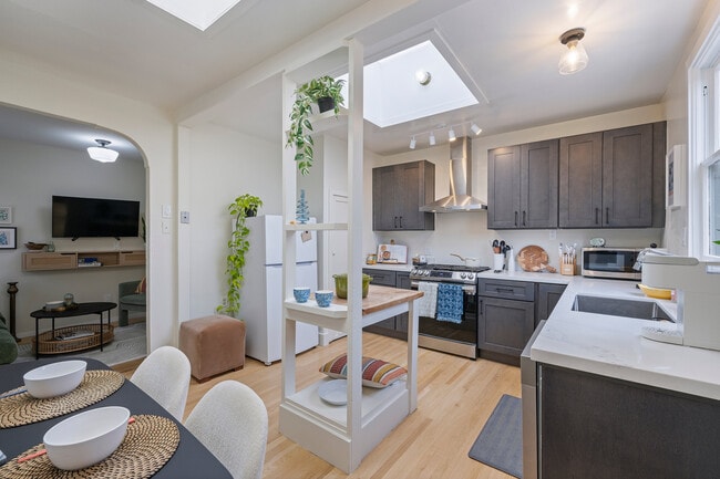 Photo - 3920 Quigley St