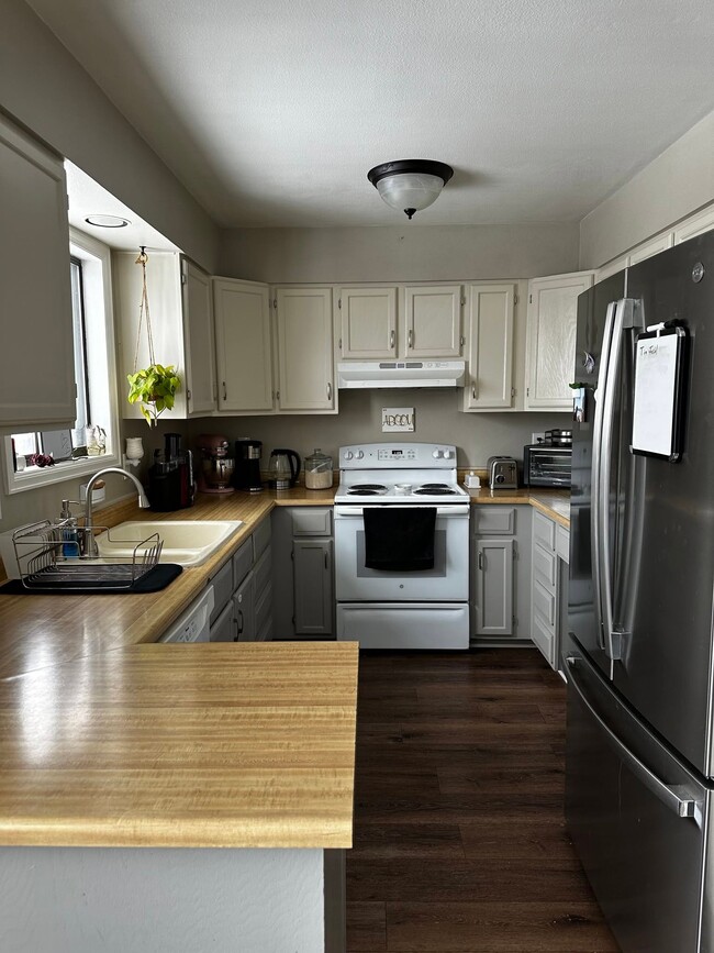 Photo - 1504 Fuqua Dr