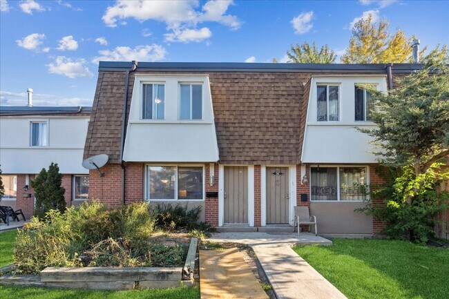 Photo - Bloor Dixie Townhomes