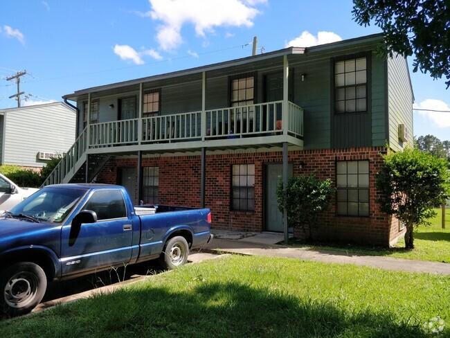 Building Photo - 702 Bonin Rd Unit A Rental