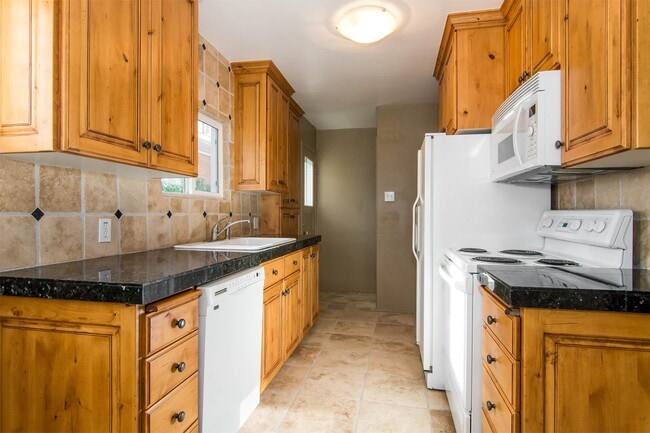 Photo - 1464 E Harrison Ave