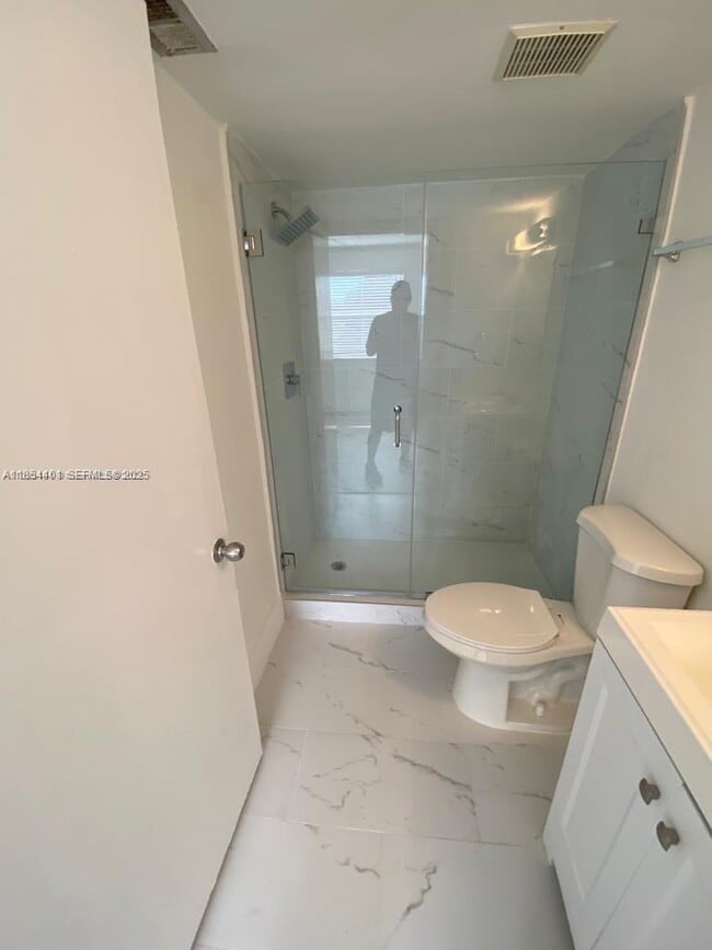 Photo - 2575 SW 27th Ave Unit 406