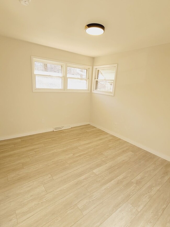 Photo - Three Bedroom Ranch Style House in Madison Heights