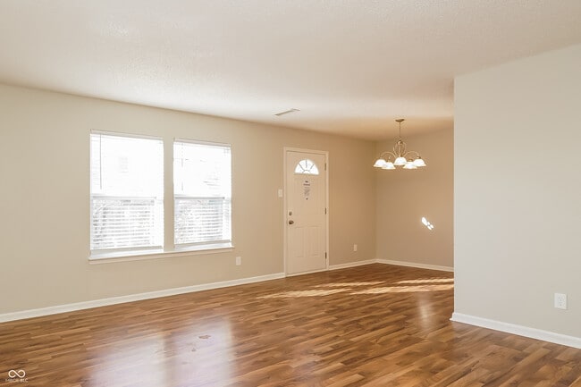 Photo - 1290 Freemont Ln