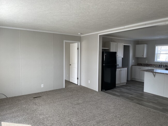 Photo - 46000 Geddes Rd