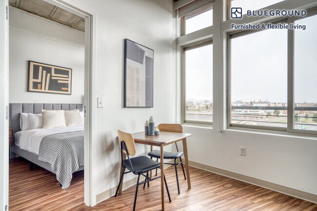 Photo - 1975 Mile High Stadium Cir Unidad FL14-ID174