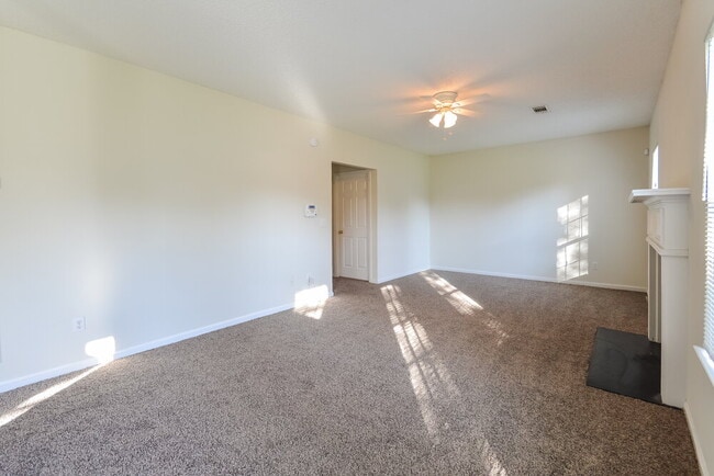 Photo - 4520 Millenium View Ct SW