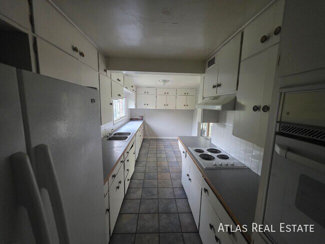 Photo - 2208 N 10th Ave Apartment Unit A