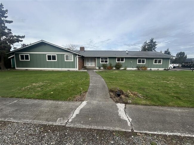 Building Photo - 209 E 3rd St Unit 209 E. 3rd St.