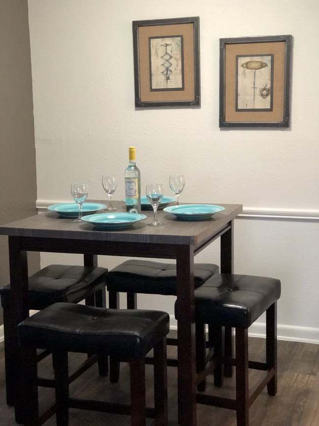 Dinning - The Vintage