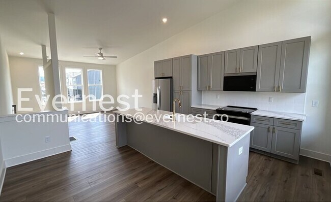 Photo - 724 Belletrace Cir