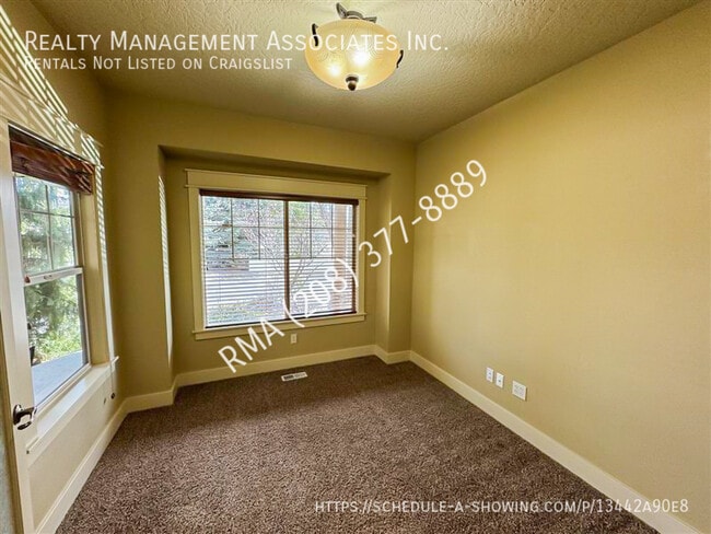 Photo - 919 E Boise Ave