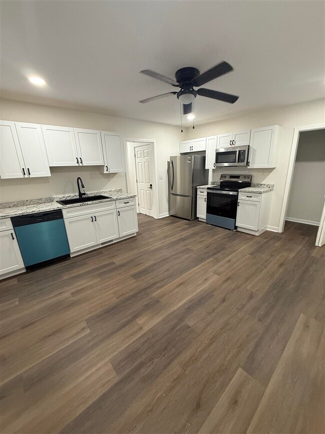 Photo - 1359 Park St