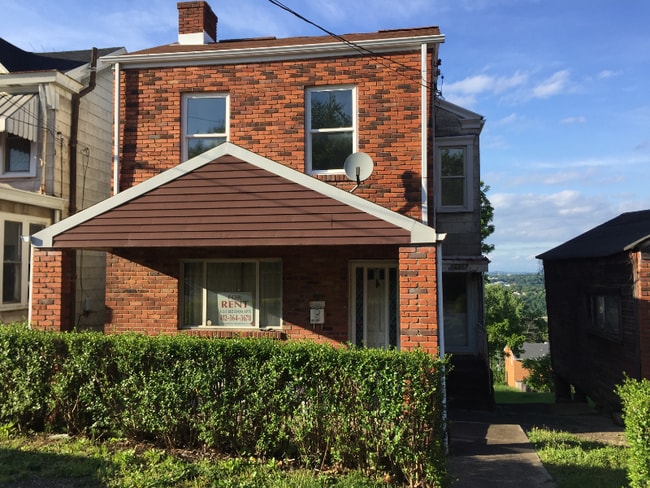 Photo - 2829 Sumner St