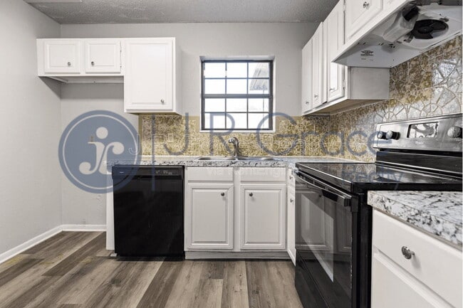 Photo - 1304 Chapel Creek Rd