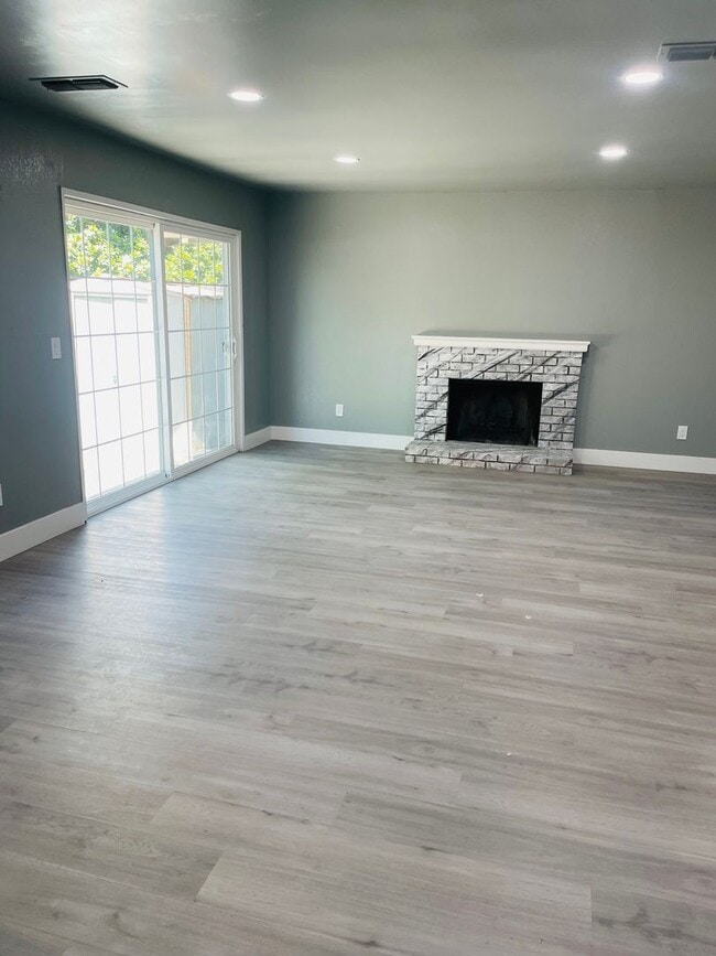 Photo - Completely Renovated 2-Bed/1.5 Bath Condo in Pocket