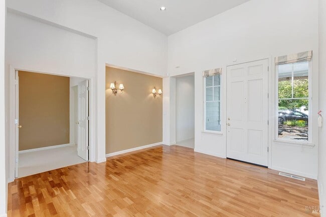 Photo - 205 Saddle Wood Dr