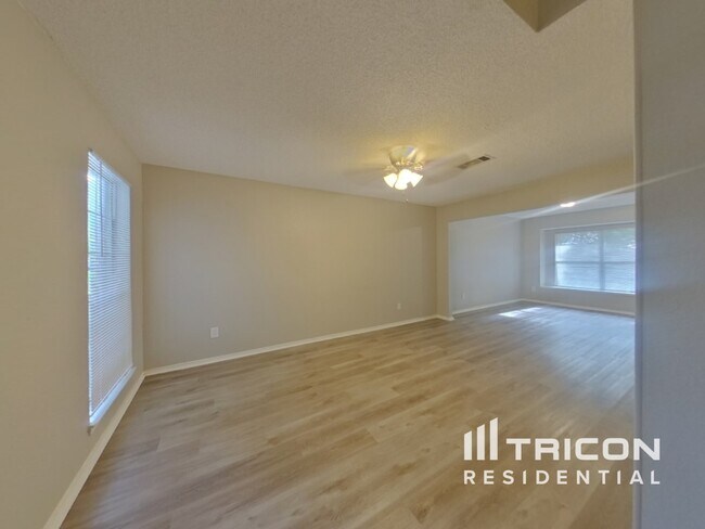 Photo - 6729 Daffodil Ct