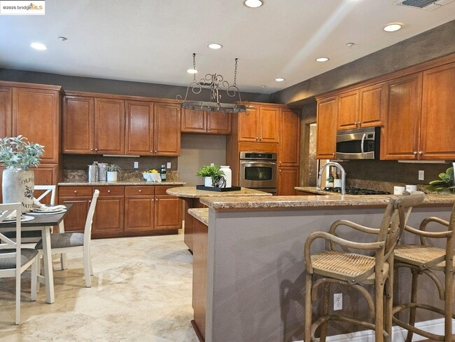 Photo - 1428 Legend Ln