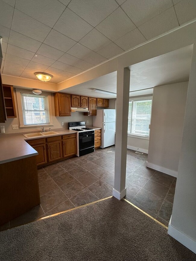 Photo - 1614-1614 1/2 Tainter St Unit 1614