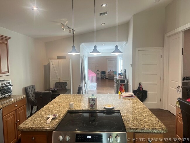 Photo - 405 NE 12th Ave