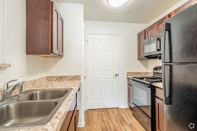 3BR, 2.5BA - 1,149SF