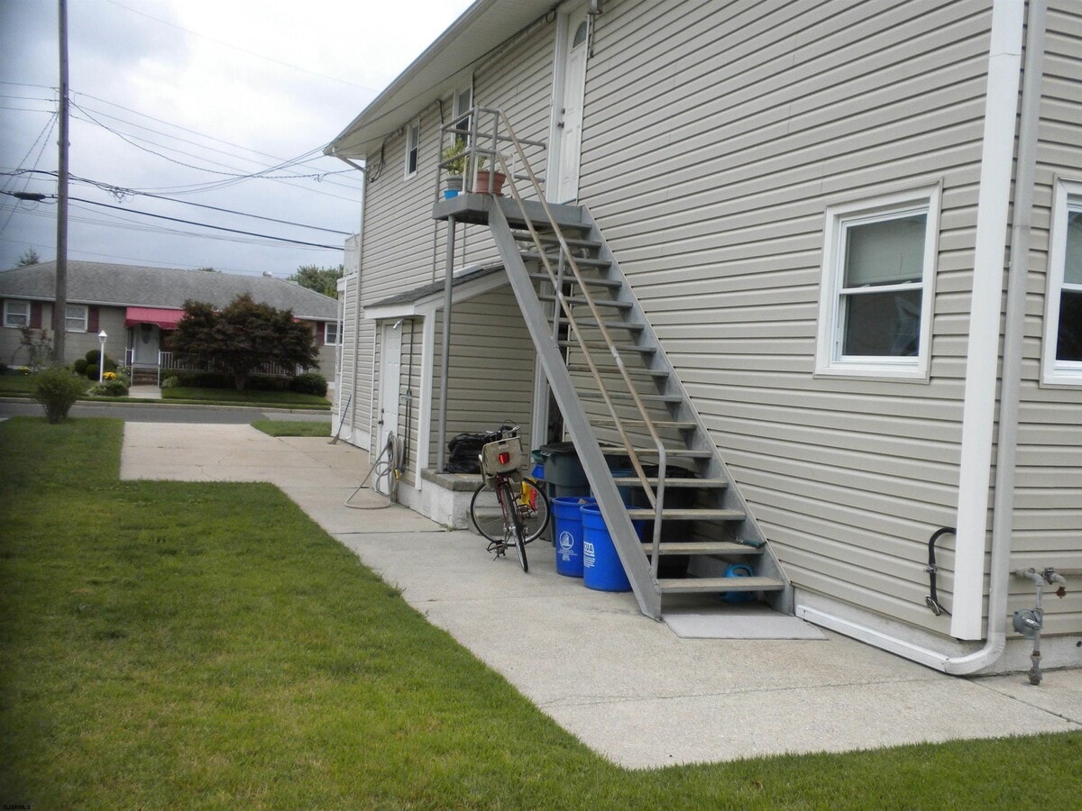 Photo - 215 N Swarthmore Ave