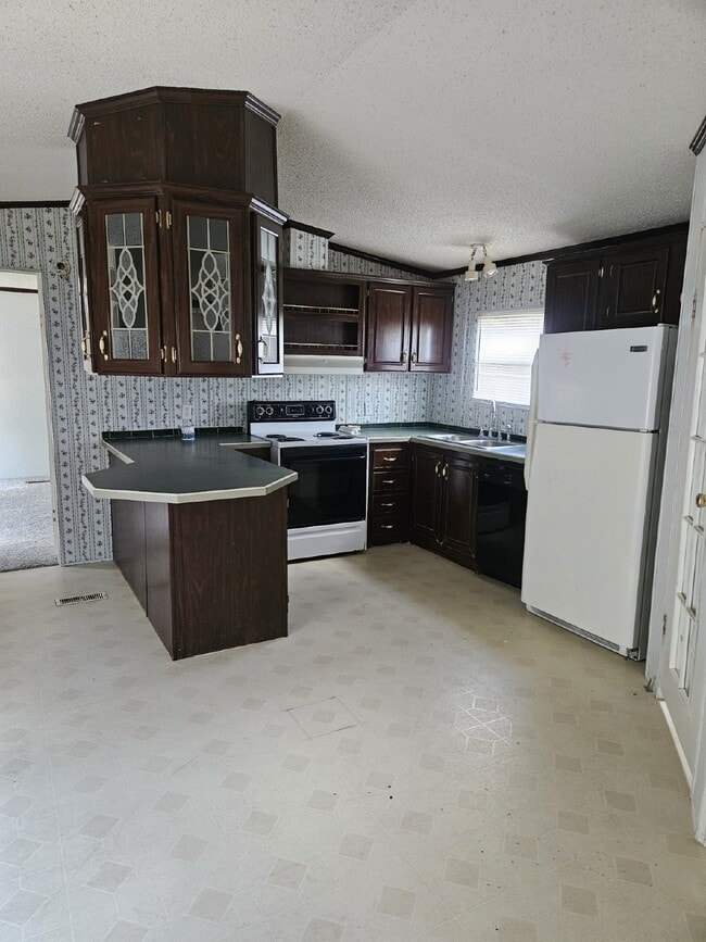 Photo - 3 Bedroom/2 bath mobile home