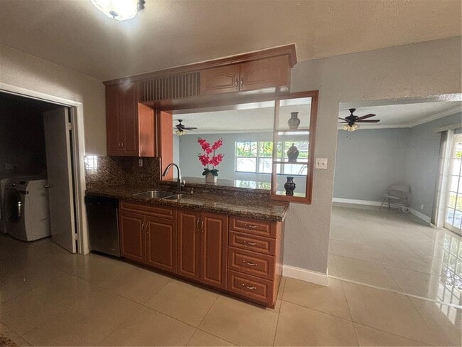 Photo - 6881 SW 6th St