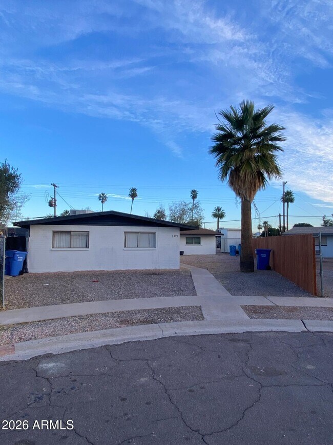 Photo - 1321 N 48th Pl Unidad 2