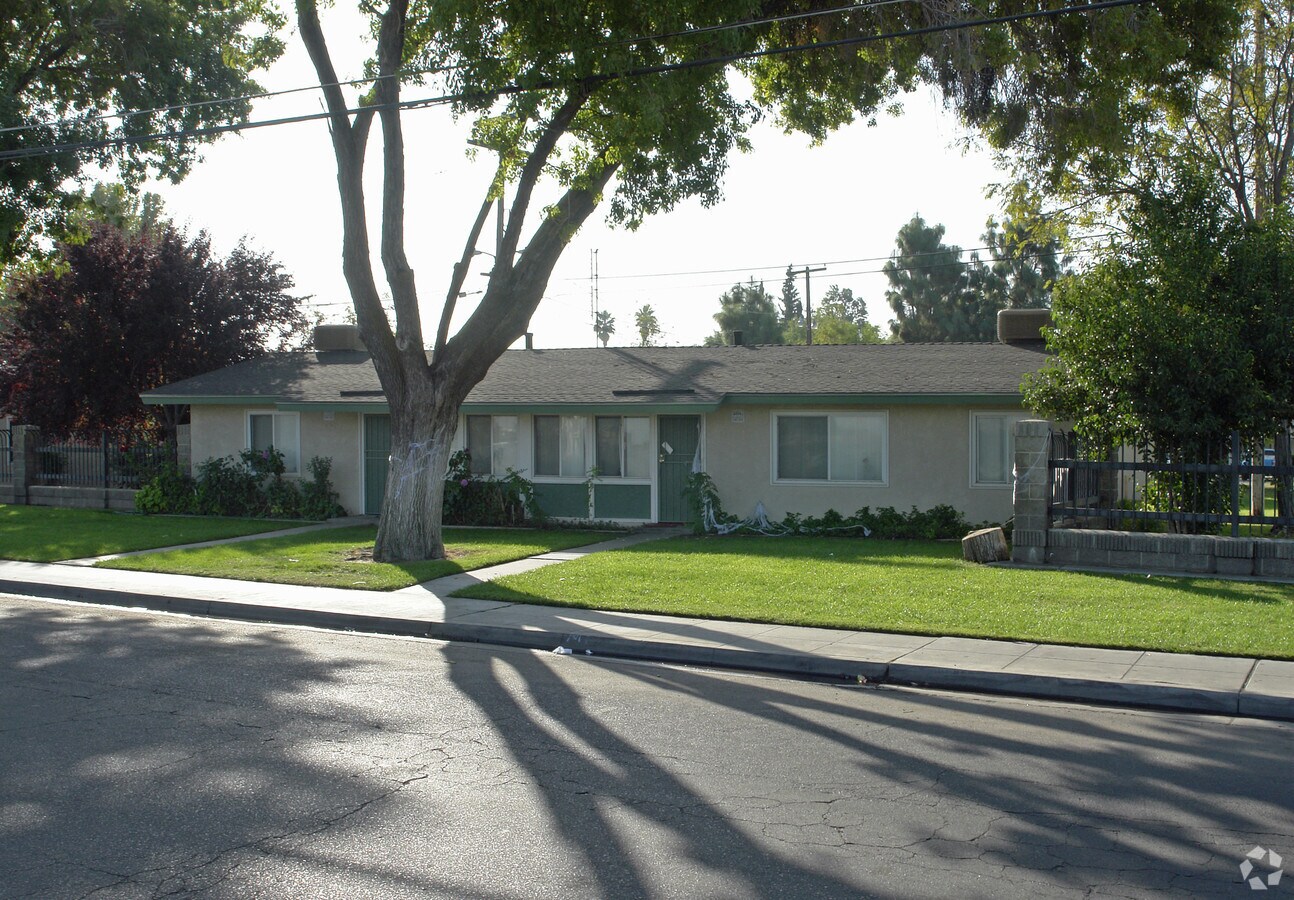 Photo - Cedar Courts I & II
