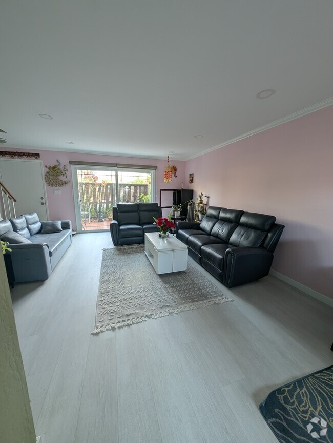 Building Photo - 431 Via Vera Cruz Rental