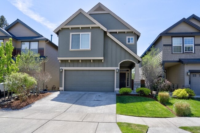 Building Photo - ARTS & CRAFTS GORGEOUS 2 STORY 3 BEDROOM + OFFICE 2.5 BATH. POOL, CLUBHOUSE, TENNIS INCLUDED!