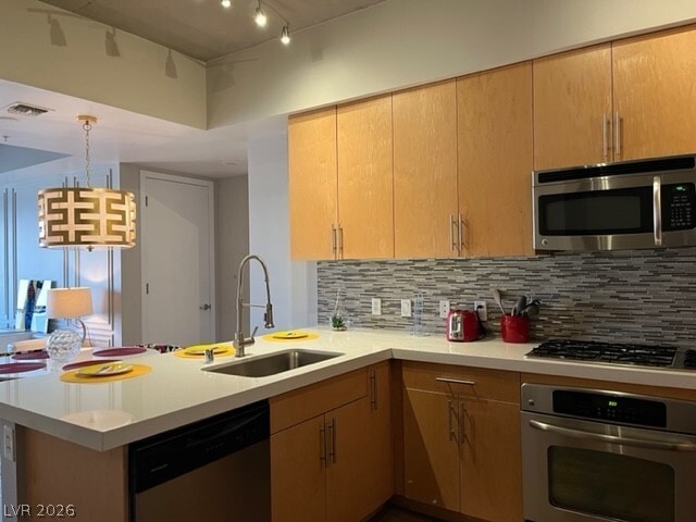 Building Photo - 353 E Bonneville Ave Unit 571