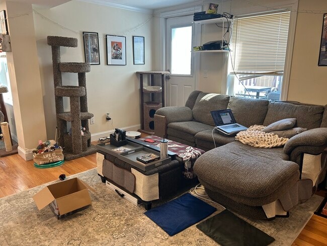 Photo - 925-927-927 Massachusetts Ave Unit 5