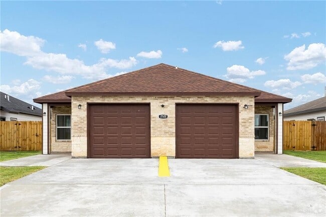 Building Photo - 2522 N Vly Cir Rental