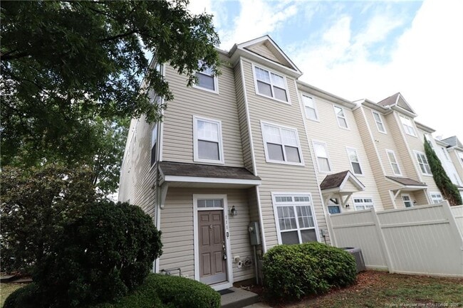 Building Photo - 5110 Neuse Commons Ln