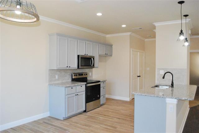 Photo - 521 W Sears St