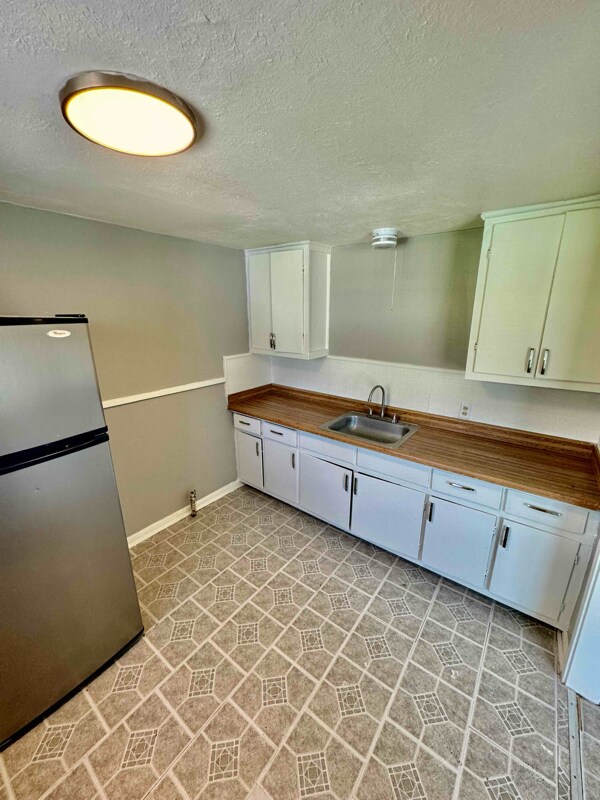 Photo - 4265 Woodlawn St Unit B